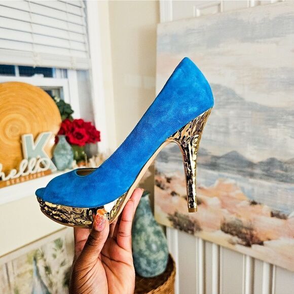 Enzo Angiolino Aqua Blue Suede Leather Sexy Peep Toe Pumps. - Picture 5 of 15